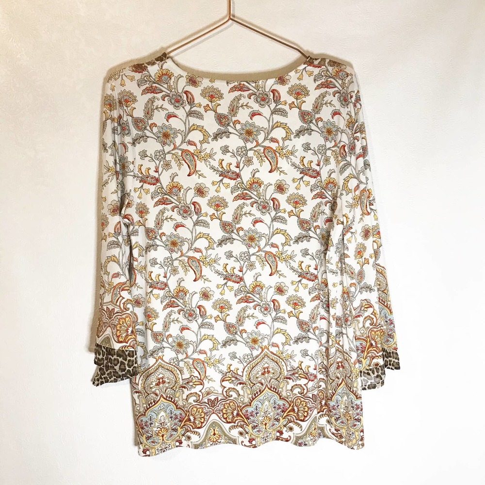 SOLD Chico’s floral leopard blouse size 1 medium - Picture 2 of 6